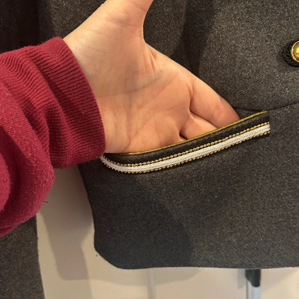 Chic Military-Style Gray Blazer with Gold Embroidery - Picture 2 of 7